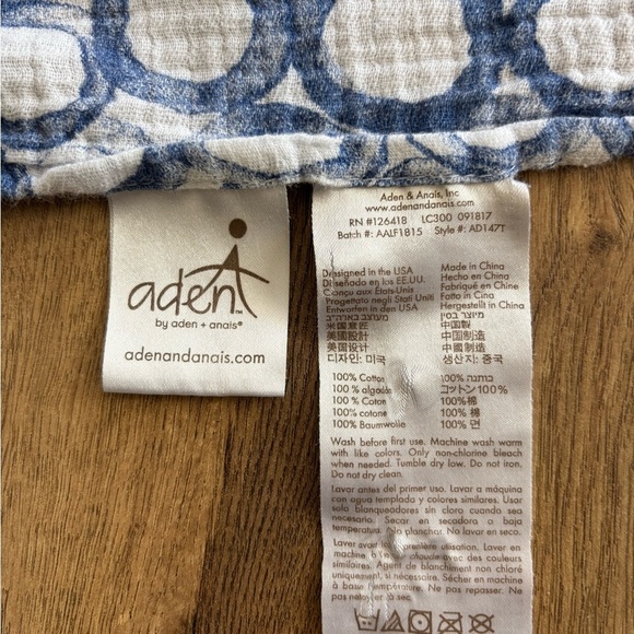 aden + anais Cotton Muslin Swaddle Blanket - Picture 5 of 10
